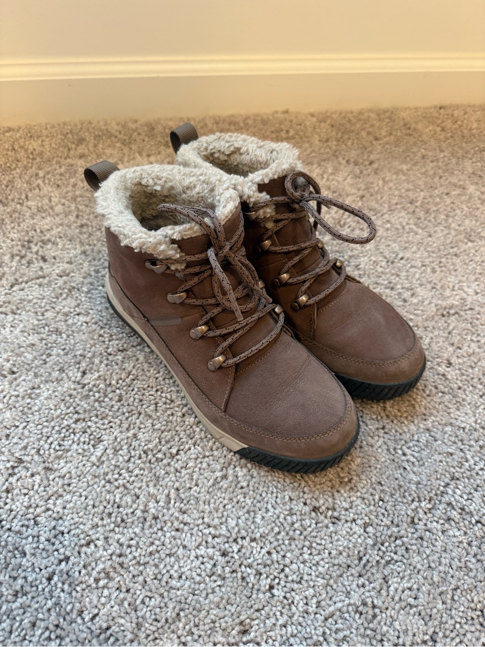 The North Face Brown Sherpa-Lined Lace-Up Kids Boots